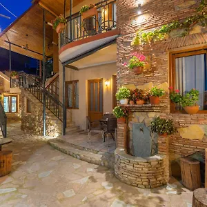 Hotel apartamentowy With Wine Cellar In Old